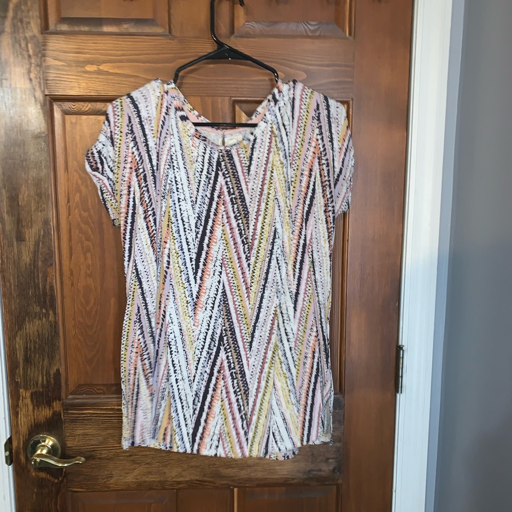 Short sleeved top